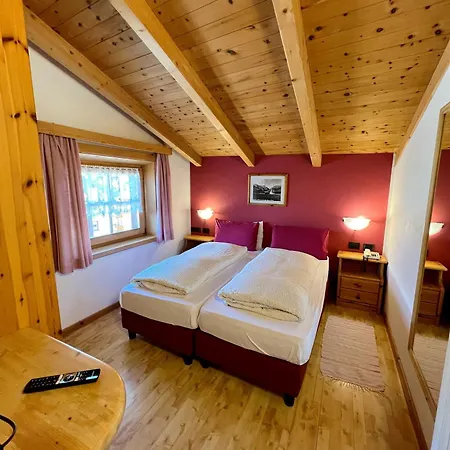 Garni Francescato Hotel 3*